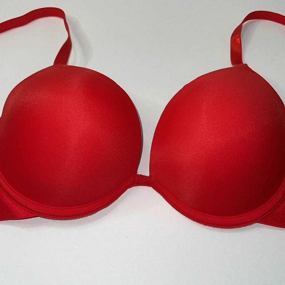 Super Push Up Extreme Padded Maximum Lift Add 2 Cup Size Bombshell Bra. NWT